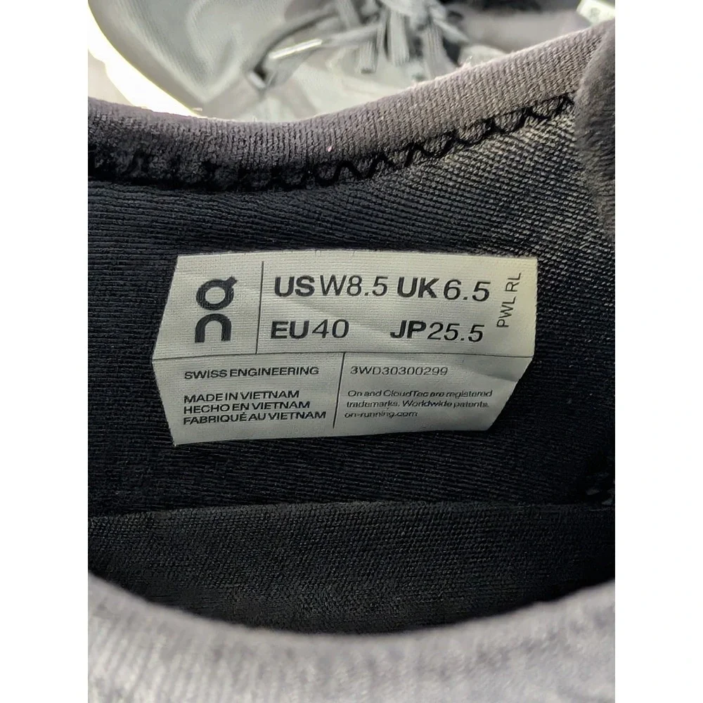 On Cloud X Womens Running Shoes Black White‎ 3WD30300299 Size 8.5